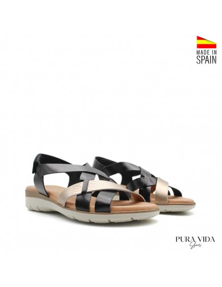 cuña baja de piel negra mujer