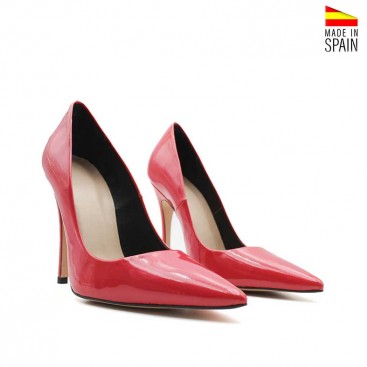 zapato de tacón rojo punta fina