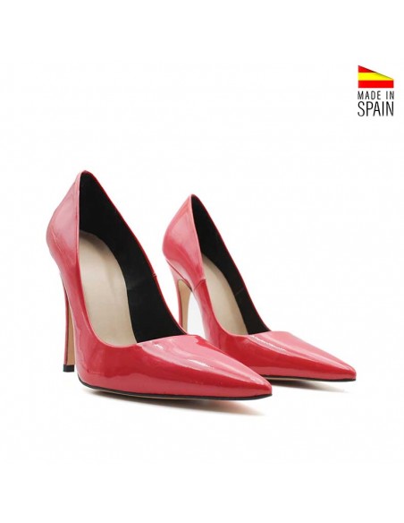 zapato de tacón rojo punta fina