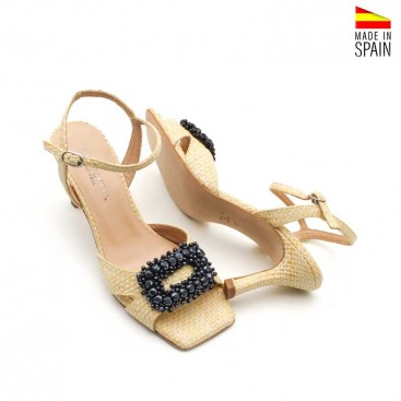 sandalia de tacón con punta cuadrada