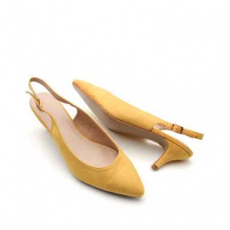 zapato abierto atrás color mostaza