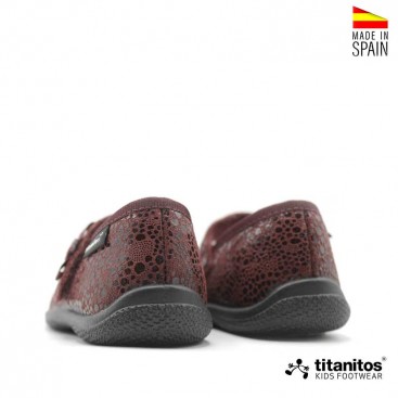 calzado infantil elegante color burdeos
