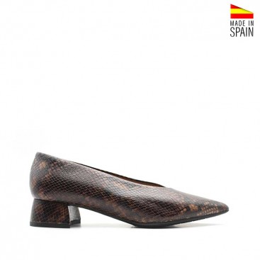 zapato salon piel efecto serpiente marron