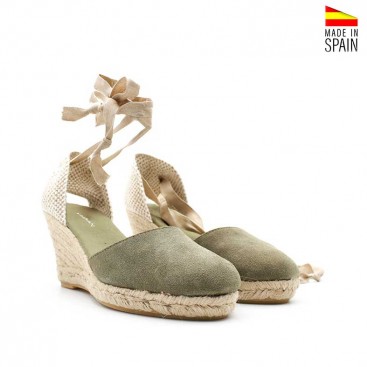 alpargatas de cuña verde caqui con esparto beige