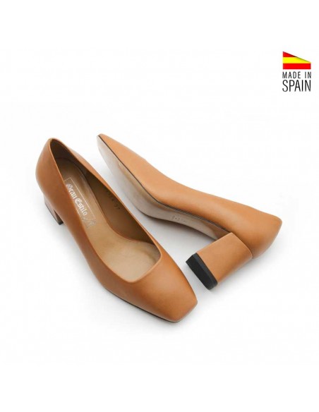 zapato clásico de tacón ancho