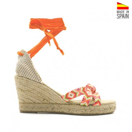 sandalias cuña naranjas con cintas al tobillo