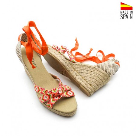 sandalias cuña naranjas estilo boho