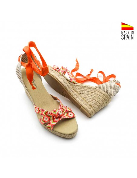 sandalias cuña naranjas estilo boho