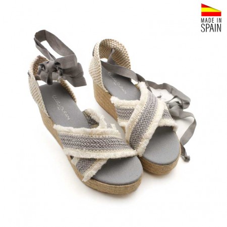 sandalias grises cuña estilo boho