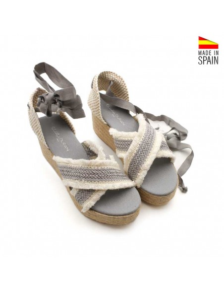 sandalias grises cuña estilo boho