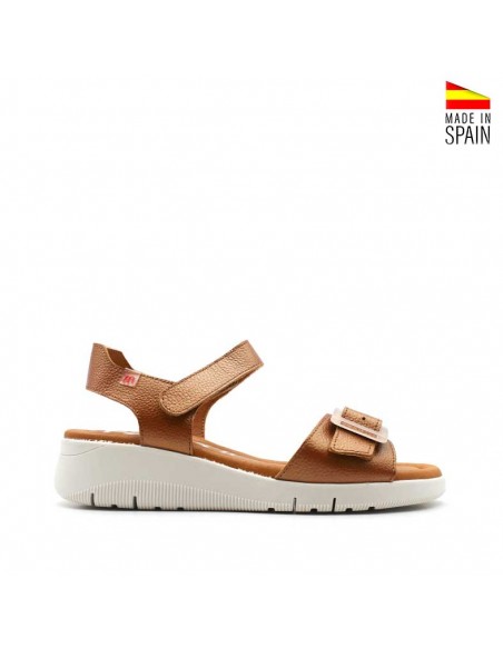 Sandalias cuña camel de piel con cierre de velcro