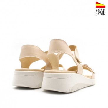 sandalias cuña color beige cómodas