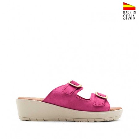 Sandalia cuña fucsia de serraje vista lateral