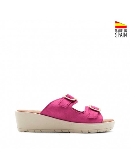 Sandalia cuña fucsia de serraje vista lateral