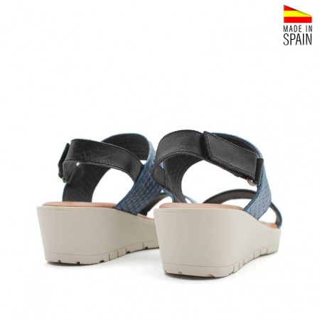 sandalia cuña azul fabricada en españa