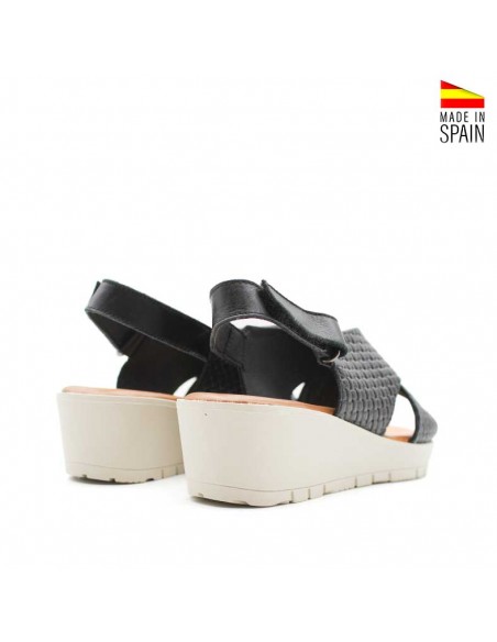 cuñas negras piel fabricadas en españa