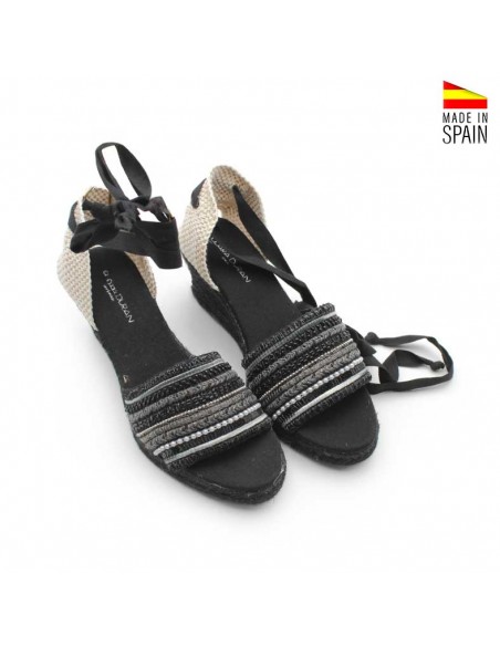 Sandalias negras de cuña con esparto