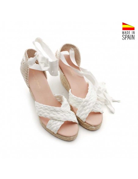 sandalia de rafia blanca con tiras cruzadas