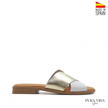 sandalias planas blancas de piel con pala cruzada