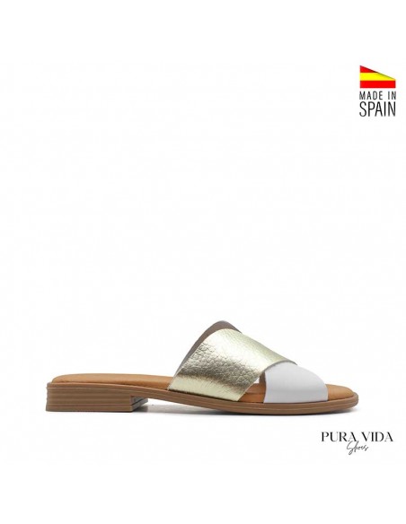 sandalias planas blancas de piel con pala cruzada