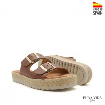 sandalias marrones de piel con doble hebilla