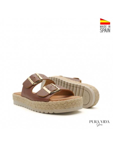 sandalias marrones de piel con doble hebilla