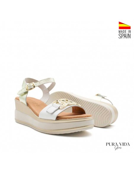 sandalias elegantes blancas fabricadas en españa