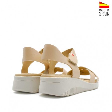 sandalias beige cómodas con velcro