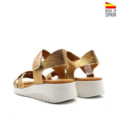 sandalias bronce de cuña baja