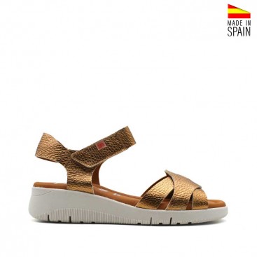 cuñas color bronce de piel