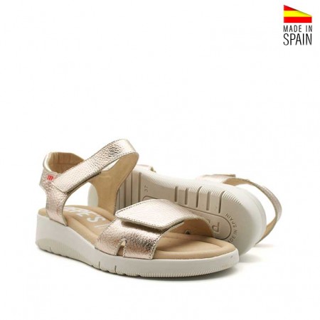 sandalias de cuña baja doradas fabricadas en españa