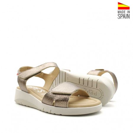 sandalias de cuña con velcros fabricadas en españa
