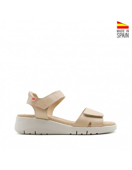 sandalia cuña beige de piel con velcro