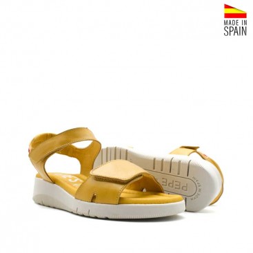 sandalias mostaza de piel con doble velcro