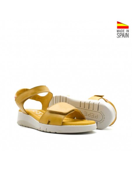 sandalias mostaza de piel con doble velcro