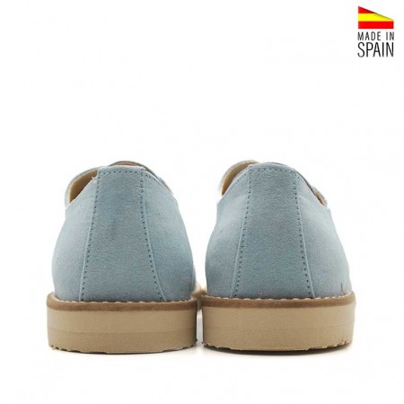 Parte trasera de zapatos comunión niño azul claro fabricados en España