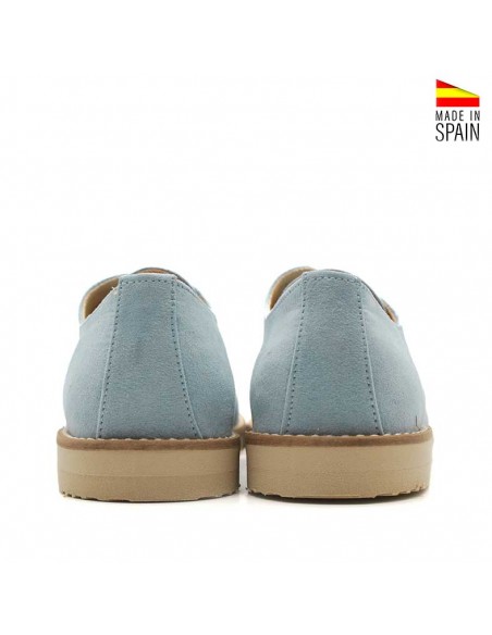 Parte trasera de zapatos comunión niño azul claro fabricados en España