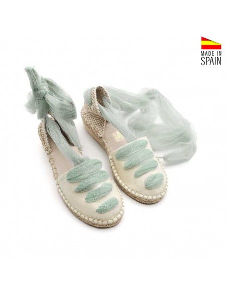 Esparteñas de comunión verde agua niña en lona beige con detalles de tul