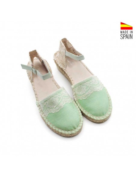 detalle de cuña de esparto en alpargatas infantiles