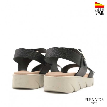 sandalias negras plataforma con hebillas