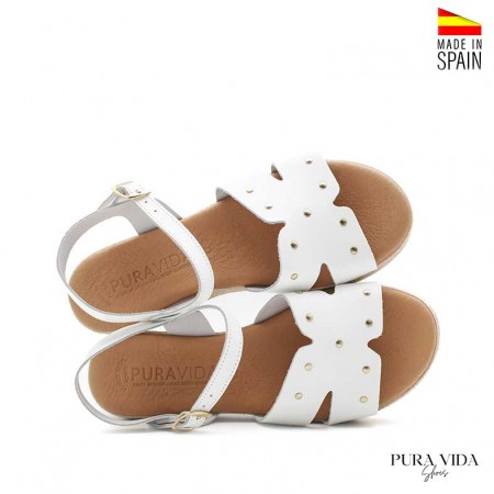 sandalias blancas plataforma con tachuelas