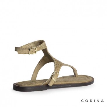 sandalia esclava camel con tachas doradas