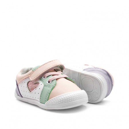 calzado respetuoso bebé niña primeros pasos