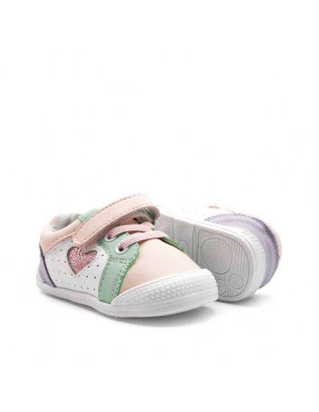 calzado respetuoso bebé niña primeros pasos