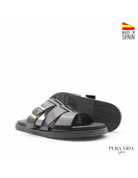 sandalia plana mujer piel negra hebilla lateral