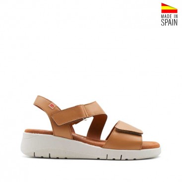 Sandalias camel mujer velcro cómodas vista lateral