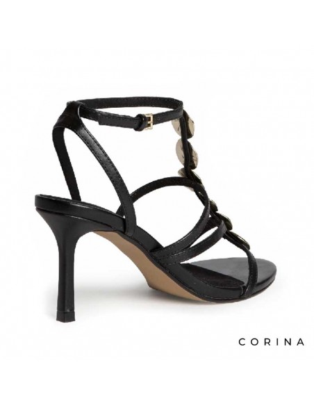 Sandalia tacón alto fino negra con pulsera al tobillo