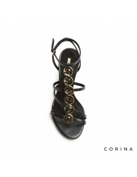 Sandalia negra de tiras con tacón fino elegante