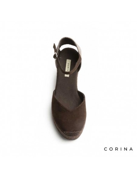 Alpargata marrón escote en pico cuña alta