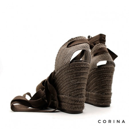 Esparteñas altas marrones con talonera trenzada y lazo ajustable